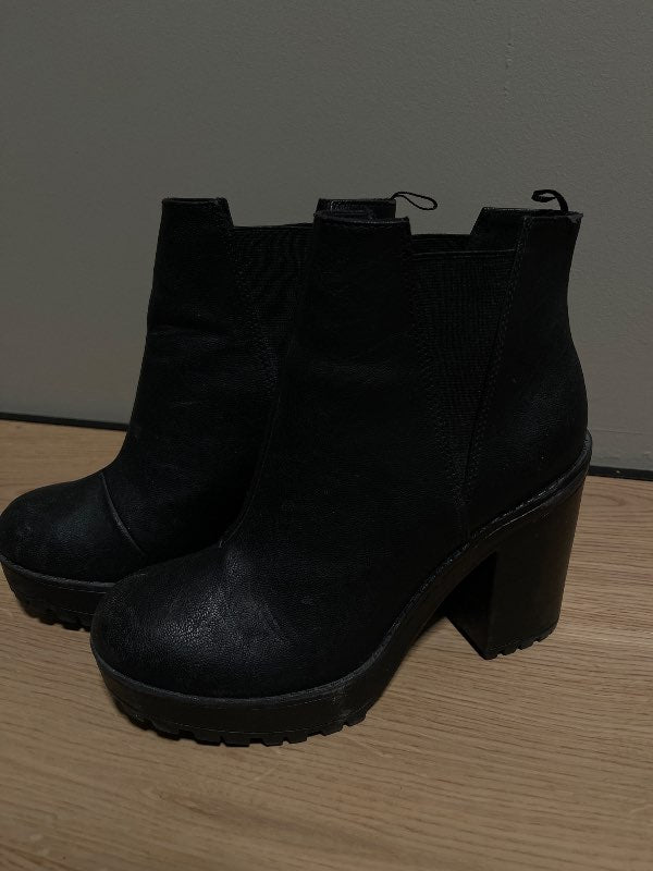 Divided boots svört