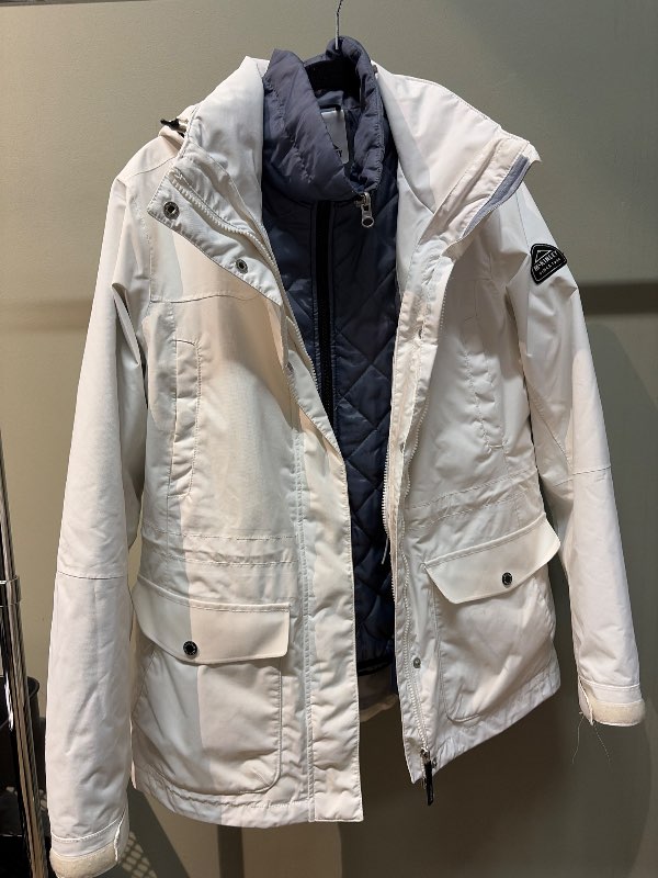 Hvít útivistarúlpa McKinley