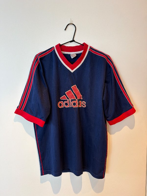 Adidas treyja