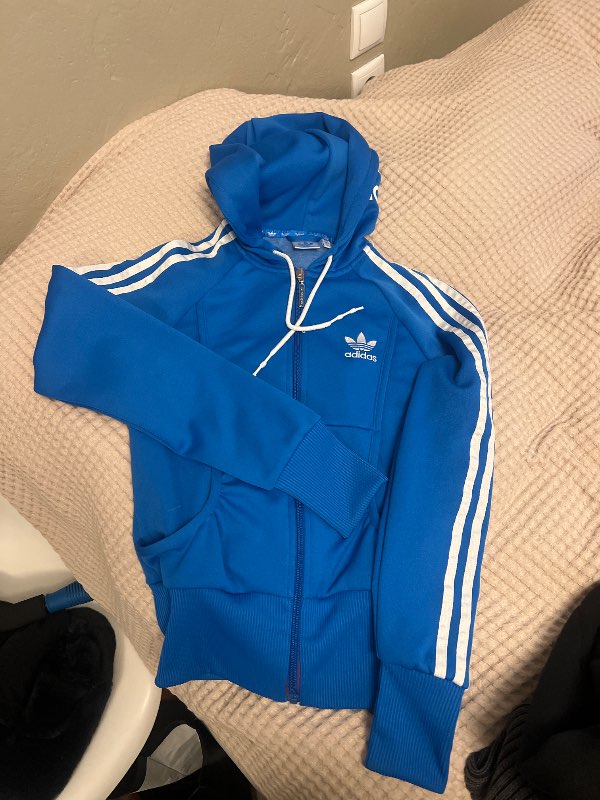 Adidas blá peysa