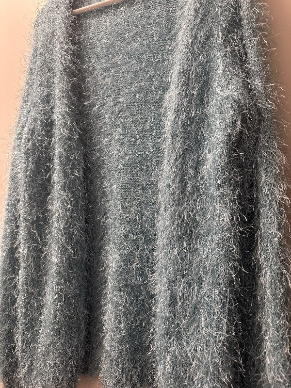 Fluffy Yas peysa ljósblá