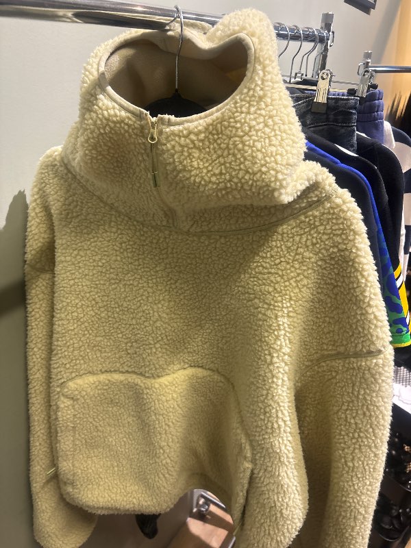 Entire studios fleece peysa