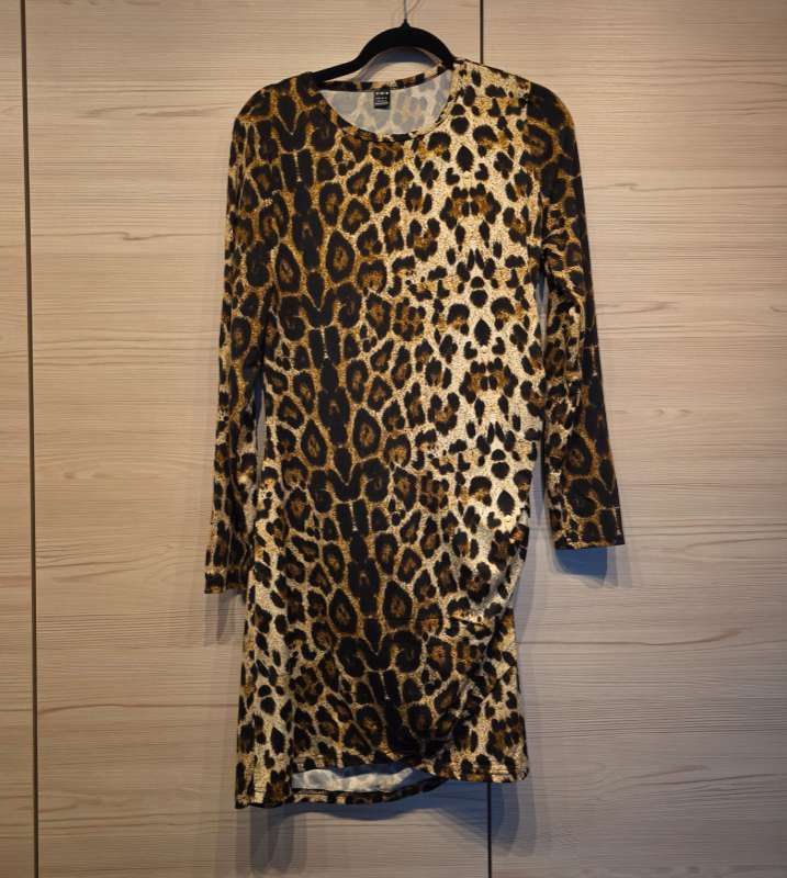 Kjóll með leopardmynstri og löngum ermum/xl
