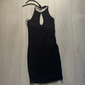 Bikbok kjoll aldrei notadur